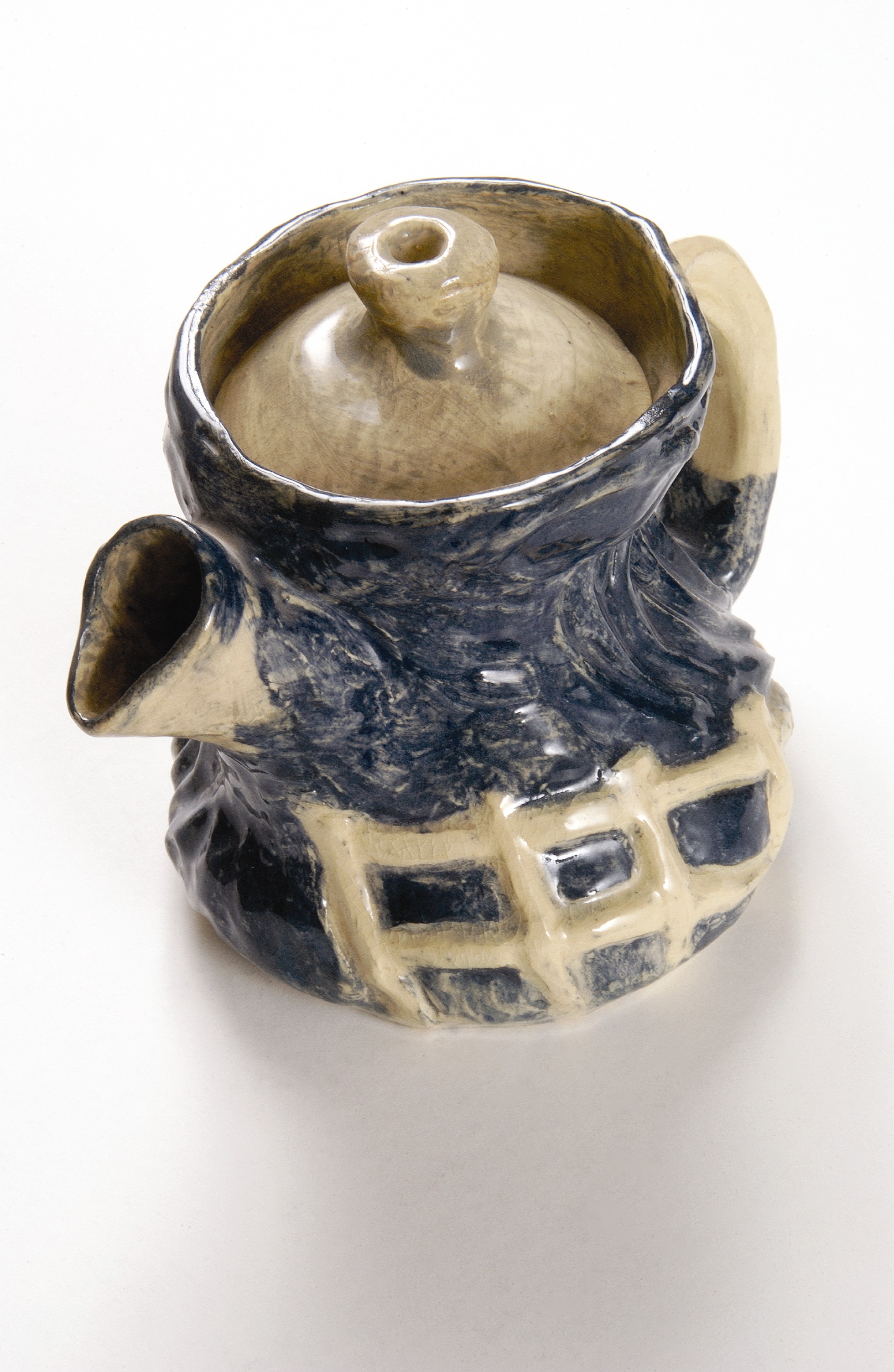 William Merric Boyd, Teapot 1947 earthenware and glaze, 15 cm (height) Glen Eira City Council Art Collection, purchased 1992.
